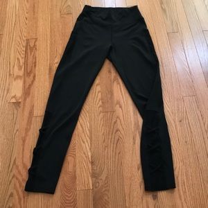Small Black Leggings w/ Side Pockets